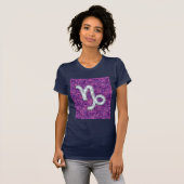 Capricorn Zodiac Symbol Fuchsia Digital Camouflage T-shirt (Voorkant volledig)