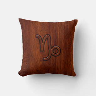 Capricorn Zodiac Symbol in Mahogany Wood Style Kussen