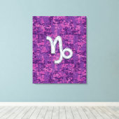 Capricorn Zodiac Symbol on Fuchsia Digital Camo Canvas Afdruk (Insitu (Houten vloer))