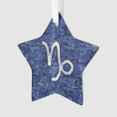 Capricorn Zodiac Symbool op Blue Digital Camo Ornament (voorkant)