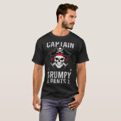 Captain Mpy Pants Rate Humor Skull Graphic  T-shirt (Voorkant volledig)