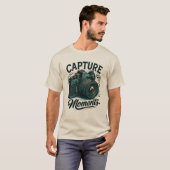 Capture Moments Retro Camera Art T-Shirt (Voorkant volledig)