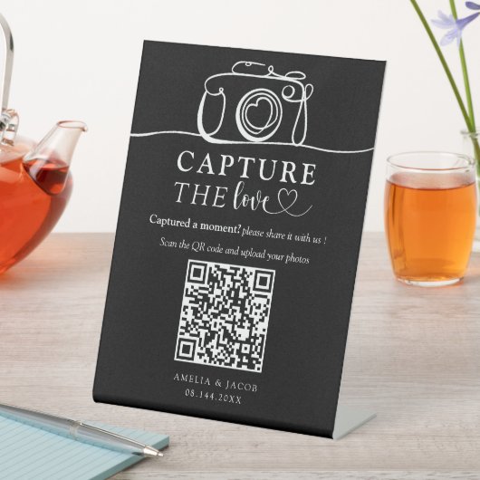 Capture the love Black & White Wedding Reclamebord Met Voetstuk (Insitu)
