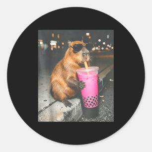 Capybara drinkt ijsthee met boba grappige dieren m ronde sticker