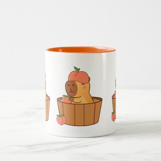 Capybara en Peach Mok | Schattigee fruitliefhebber (Center)