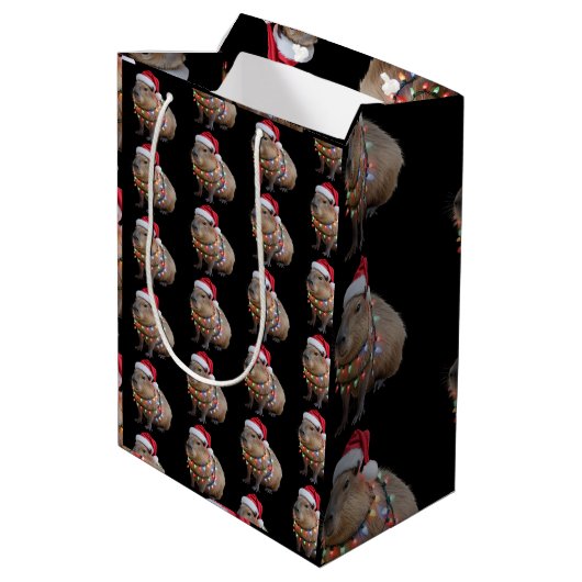 Capybara Kerstlichten Xmas Kerst Cappy  Medium Cadeauzakje (Achterkant Gekanteld)