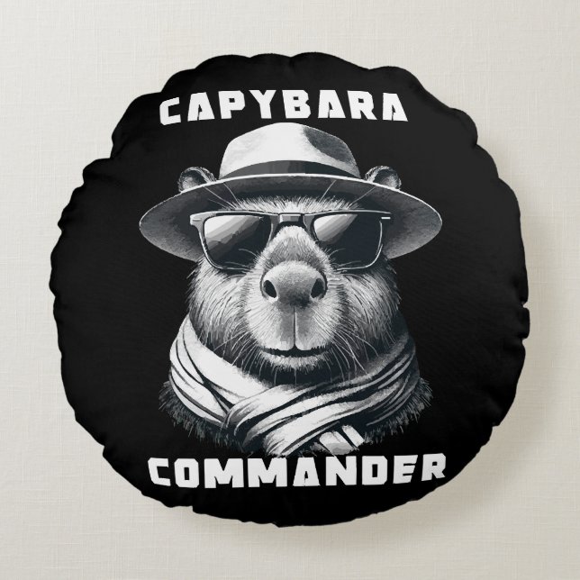 Capybara Met Zonnebril Capy Commandant Rond Kussen (Voorkant)