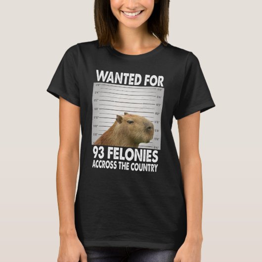 Capybara Mugshot wilde 93 Felonies over de hele we T-shirt (Voorkant)