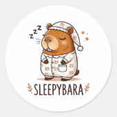 Capybara officiële slaap pyjama nachtjapon Sleepyb Ronde Sticker (Voorkant)
