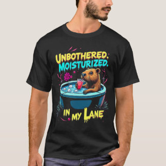 Capybara, ongehinderd, gehydrateerd, in mijn rijst t-shirt