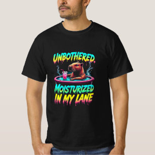 Capybara, ongehinderd, gehydrateerd, in mijn rijst t-shirt