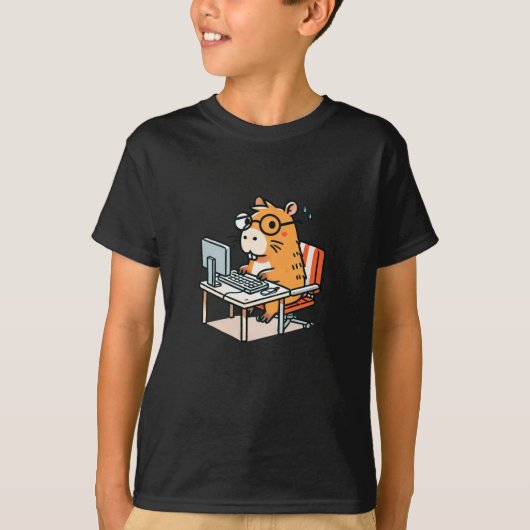 Capybara-programmeur die aan de computerstick werk t-shirt (Voorkant)