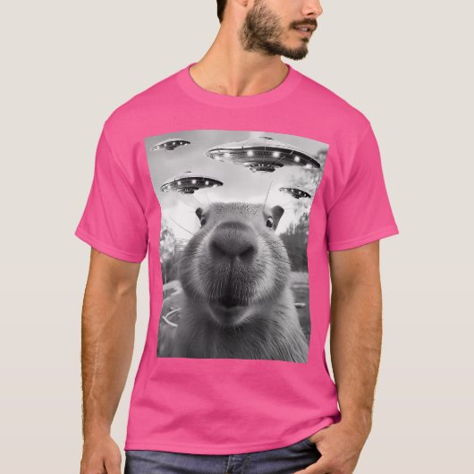 Capybara Selfie met UFO's Alien Capybara T-shirt (Voorkant)