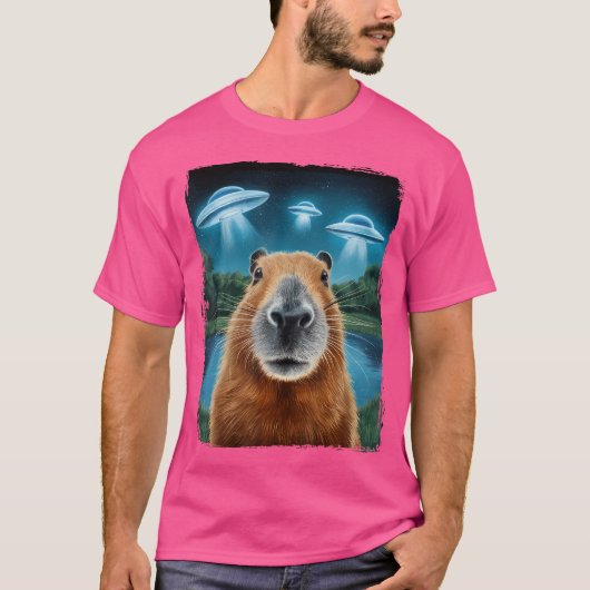 Capybara Selfie met UFO's T-shirt (Voorkant)