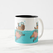 Capybara Swimmer Mok | Schattigee koffie met zwemt (Voorkant rechts)