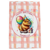 Capybara themed Girl's Birthday Party Medium Cadeauzakje (Voorkant)