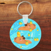 Capybaras in water met Sinaasappels Sleutelhanger (Achterkant)