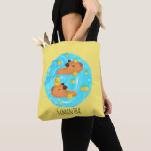 Capybaras in water met Sinaasappels Tote Bag (Dichtbij)