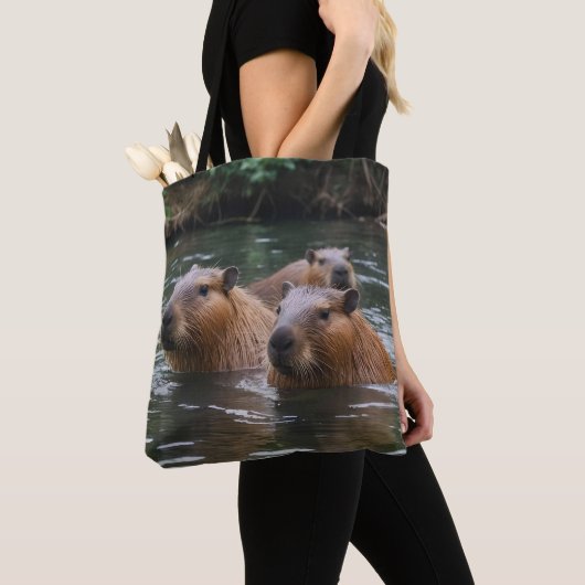 Capybaras' zwemmen in de rivier, tote bag (Dichtbij)