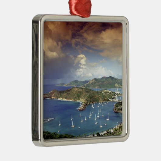 Caraïbisch gebied, Antigua. Metalen Ornament (Rechts)