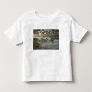 Caraïbisch Zee, Kaaimaneilanden.  Scheergolven 3 Kinder Shirts