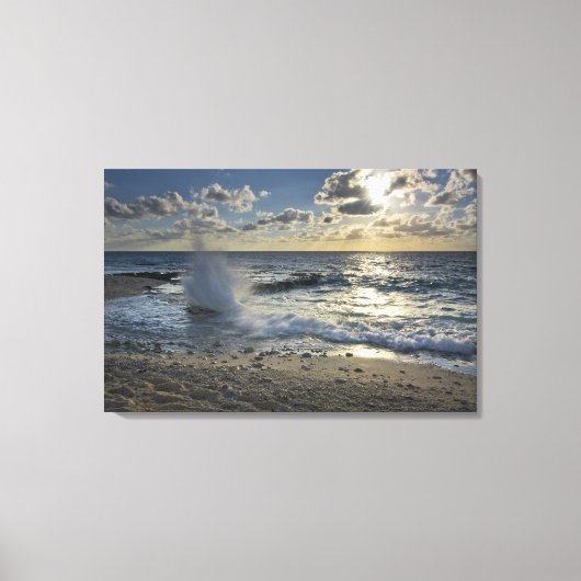 Caraïbisch Zee, Kaaimaneilanden. Scheergolven Canvas Afdruk (Voorkant)