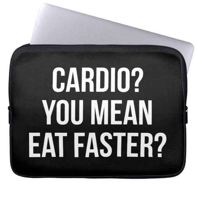 Cardio? Bedoel je sneller eten? - Grappige Bulking Laptop Sleeve (Voorkant)