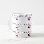 Cardiologen hebben hart koffiemok (Voorkant links)