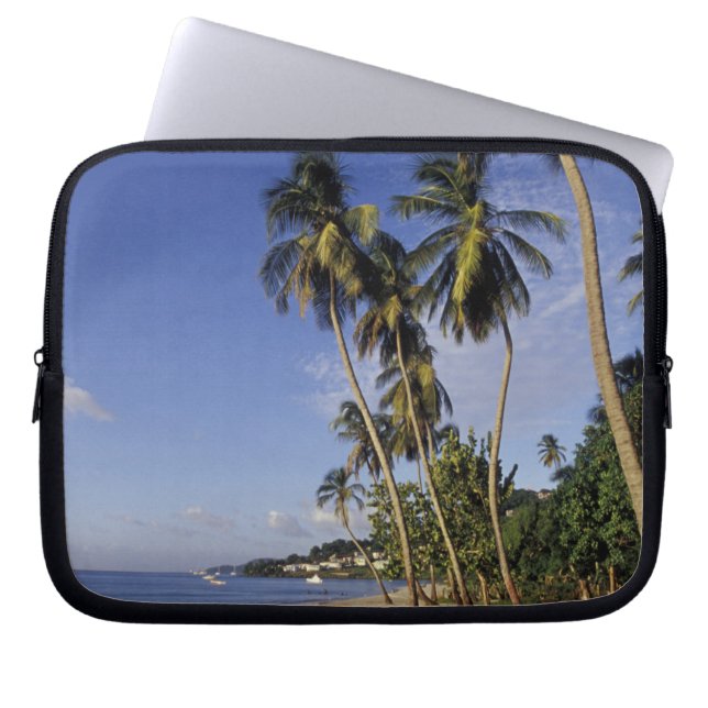CARIBBEAN, Grenada, St. George, Boats on palm Laptop Sleeve (Voorkant)