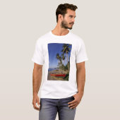 CARIBBEAN, Grenada, St. George, Boten op palm T-shirt (Voorkant volledig)