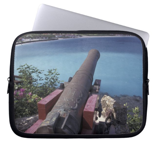 CARIBBEAN, St. Barts, Connon die naar de baai van Laptop Sleeve (Voorkant)