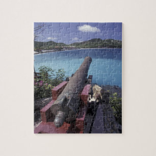 CARIBBEAN, St. Barts, Connon die naar de baai van Legpuzzel