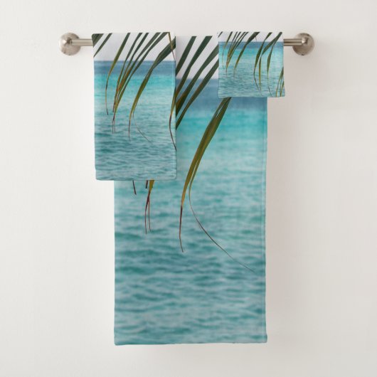 Caribbean Sunrise Ocean Palm 1 Bad Handdoek (Insitu)