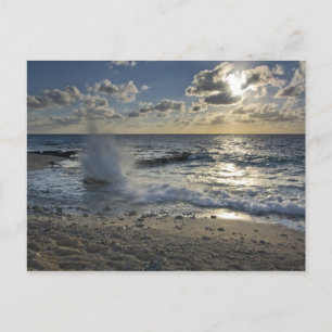 Caribische Zee, Kaaimaneilanden.  Brekende golven Briefkaart