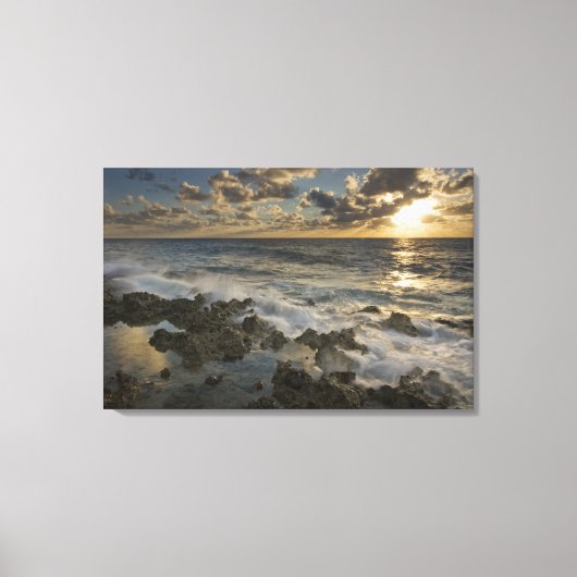 Caribische Zee, Kaaimaneilanden.  Brekende golven  Canvas Afdruk (Voorkant)
