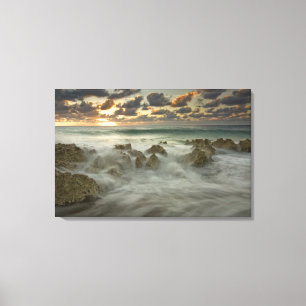 Caribische Zee, Kaaimaneilanden. Brekende golven Canvas Afdruk