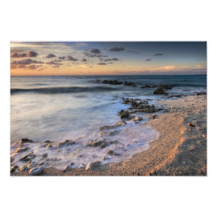 Caribische Zee, Kaaimaneilanden. Brekende golven Foto Afdruk