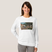 Carmel, CA - Street Scene met bomen en winkels T-shirt (Voorkant volledig)