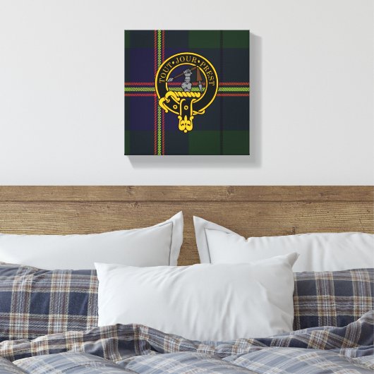 Carmichael Scottish Crest en Tartan Canvas print (Insitu (Slaapkamer))