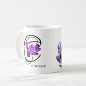 Caroline naam paarse bloemen trendy Koffiemok (Voorkant links)