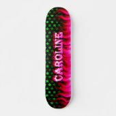 Caroline skateboard roze vuur en vlammenontwerp. (Voorkant)