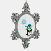 Caroling Penguin Girl Tin Sneeuwvlok Ornament (Links)