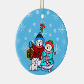 Caroling Snow Couple met Dog kerstversiering Keramisch Ornament (Rechts)
