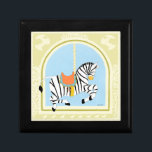 Carousel Zebra van June Erica Vess Cadeaudoosje<br><div class="desc">Ride samen met deze carrouselzebra van June Erica Vess. Volwassenen zullen zich nostalgisch voelen voor de dagen dat ze de beurs bezochten en op de trieste weg gesprongen hebben en kinderen zullen van het detail houden dat Vess in het stuk gestopt heeft. Voeg dit toe aan de muur van de...</div>