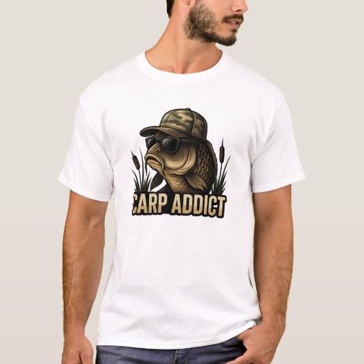Carp Addict Funny Fishing Adventure T-shirt (Voorkant)