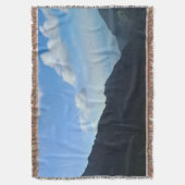 Carpathian Blue Sky Peaks – Roemeense Bergkunst Deken (Voorkant Verticaal)