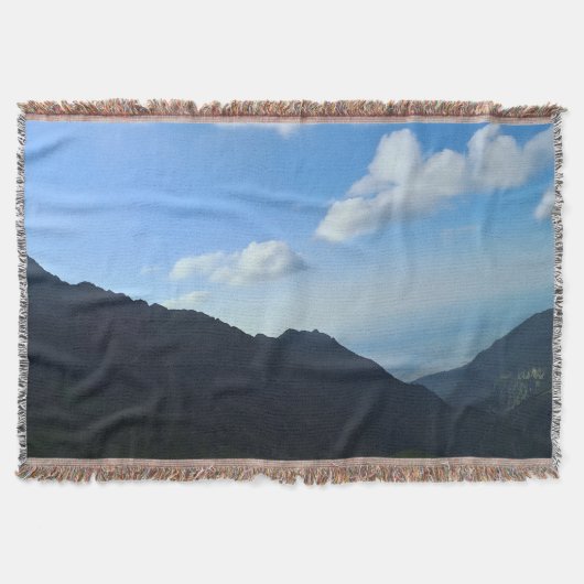 Carpathian Blue Sky Peaks – Roemeense Bergkunst Deken (Voorkant)