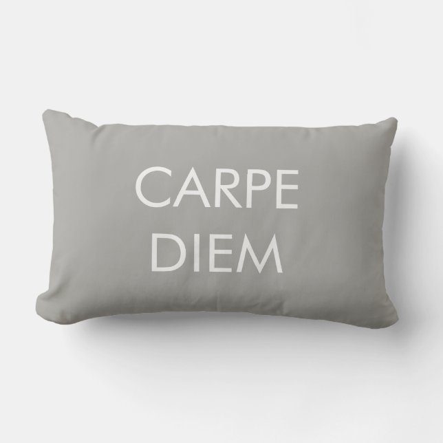 Carpe Diem Gray White, Latijn Kussen (Voorkant)
