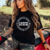 Carpe diem Grijp de dag Menro mori T-shirt