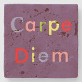 "CARPE DIEM" IN VEELKLEURIGE LETTERS STENEN ONDERZETTER (Voorkant)
